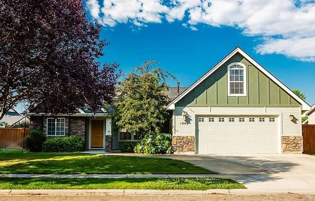 House for rent at 1909 Boulder Bar Dr, Meridian, ID 83646