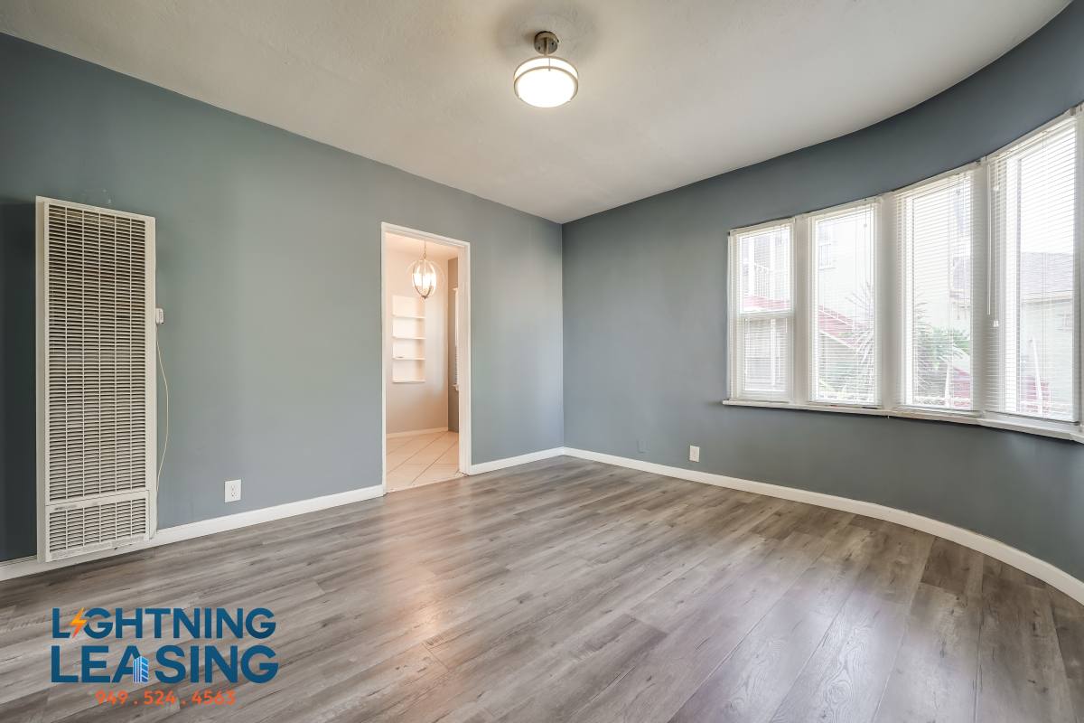 Apartment for rent at 6415 S Van Ness Ave #7D, Los Angeles, CA 90047