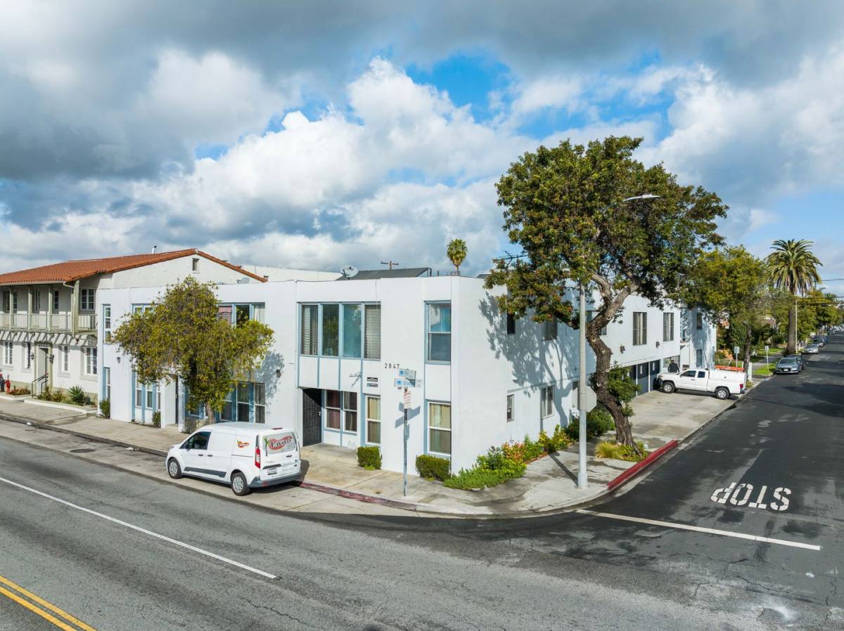 Apartment for rent at 2847 - E, Long Beach, CA 90804