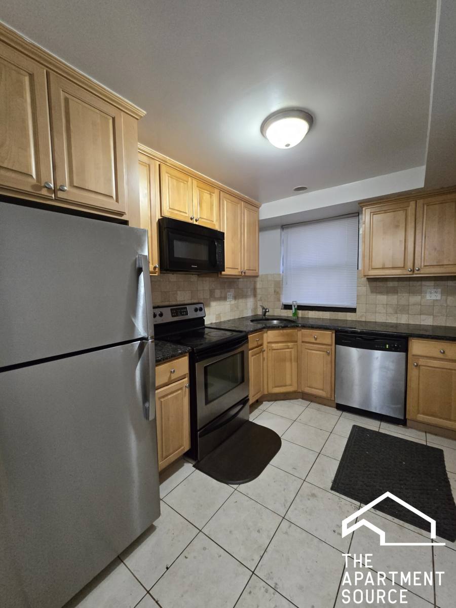 Apartment for rent at 7326 N Ridge #3W, Chicago, IL 60645