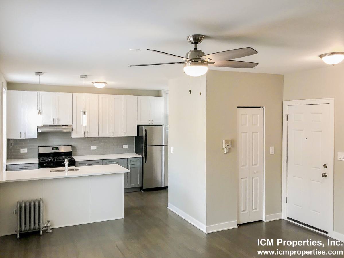 Apartment for rent at 2000 W Foster Ave #3, Chicago, IL 60640