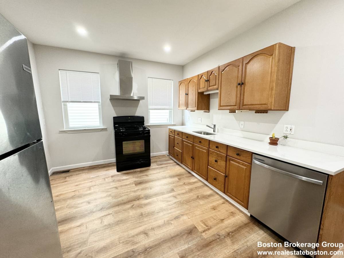 Apartment for rent at 10 Pond St #1, Dorchester, MA 02125