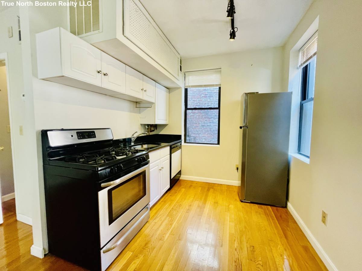 House for rent at 40 Clark St #6, Boston, MA 02109