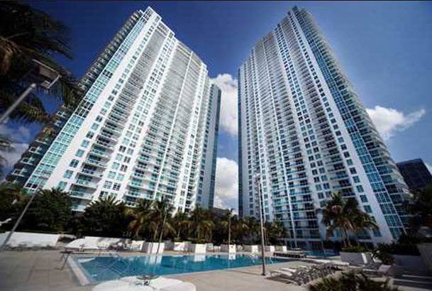 Apartment for rent at 950 Brickell Bay Dr #1000, Miami, FL 33131