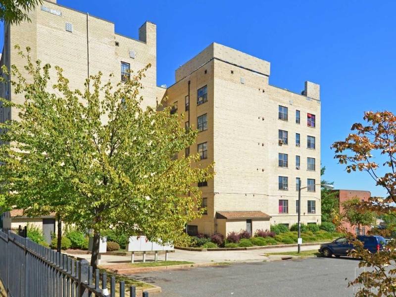 Apartment for rent at 10 Osborne Terrace, Newark, NJ 07108