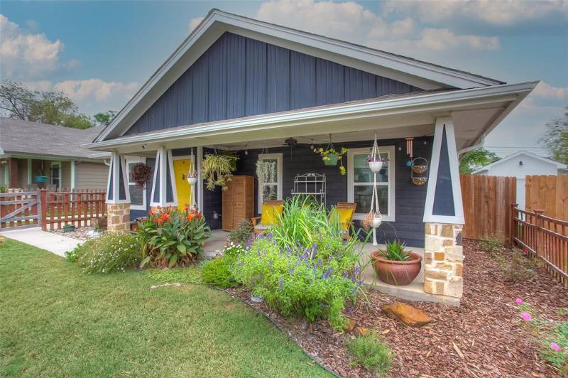 House for rent at 923 E Tucker, Fort Worth, TX 76140