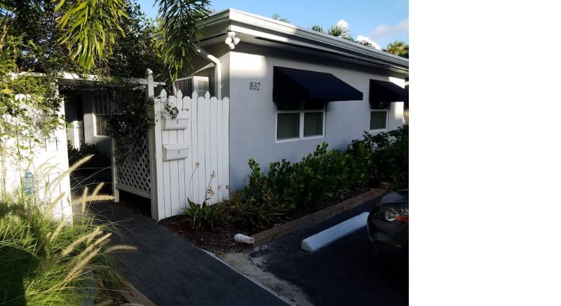 Apartment for rent at 832 NE 16th Terrace #1, Fort Lauderdale, FL 33304
