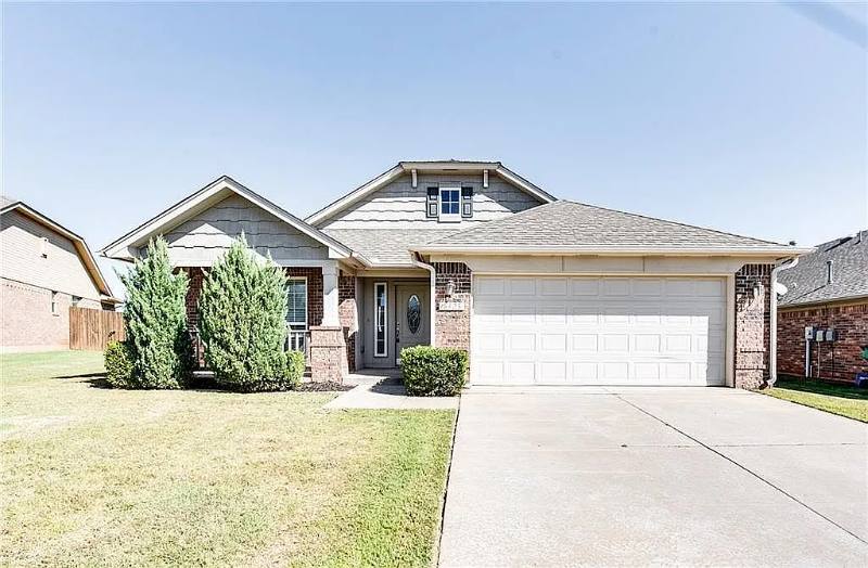 House for rent at 18425 Abierto Dr, Edmond, OK 73012