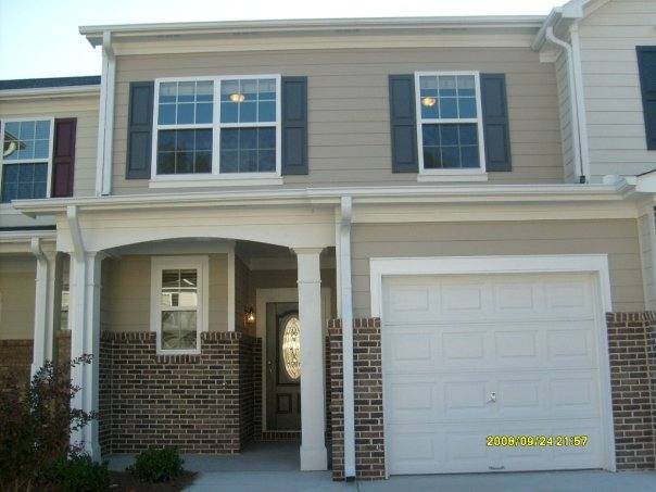 Townhouse for rent at 1052 Crown Blvd, Stone Mountain, GA 30083
