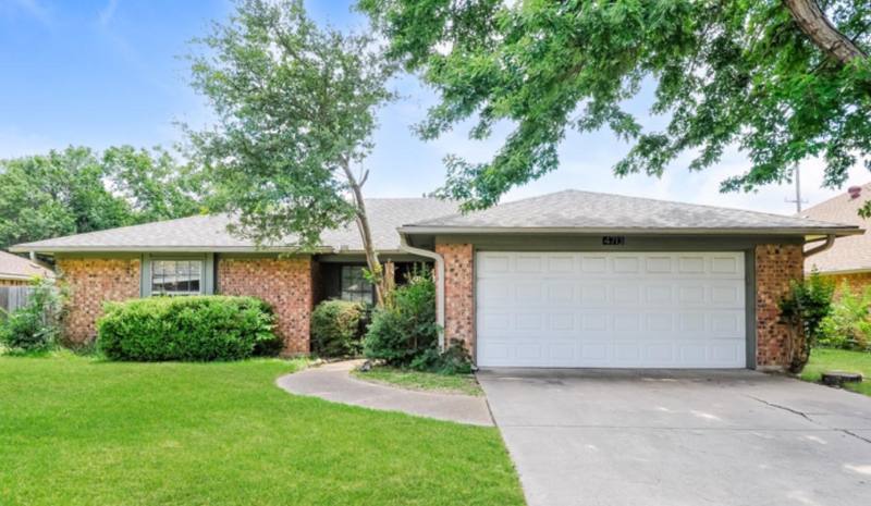 House for rent at 4713 Ringold Dr, Fort Worth, TX 76133