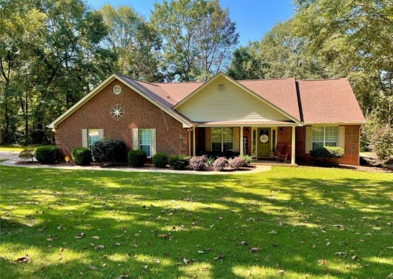 House for rent at 106 Noccalula Court, Prattville, AL 36067