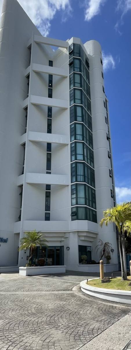 Apartment for rent at 745 Isenberg St #502, Honolulu, HI 96826