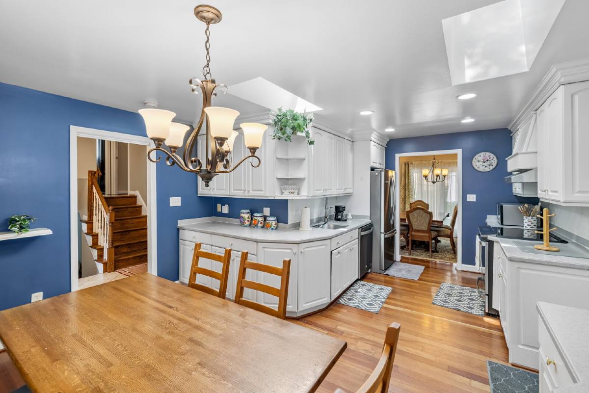Apartment for rent at 902 Leverton Rd, Rockville, MD 20852