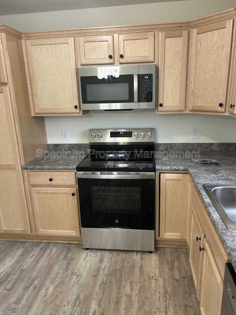 Townhouse for rent at 197 Northern Ave, Augusta, ME 04330