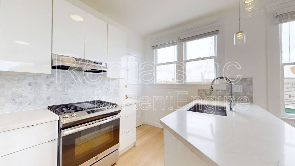 Apartment for rent at 818 Waller St, San Francisco, CA 94117
