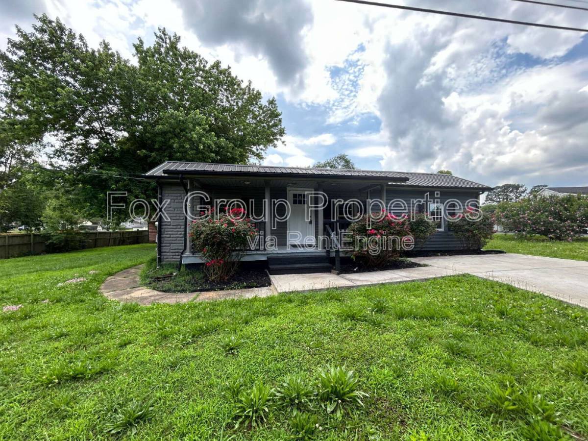 House for rent at 111 Rose St, Mount Holly, NC 28120