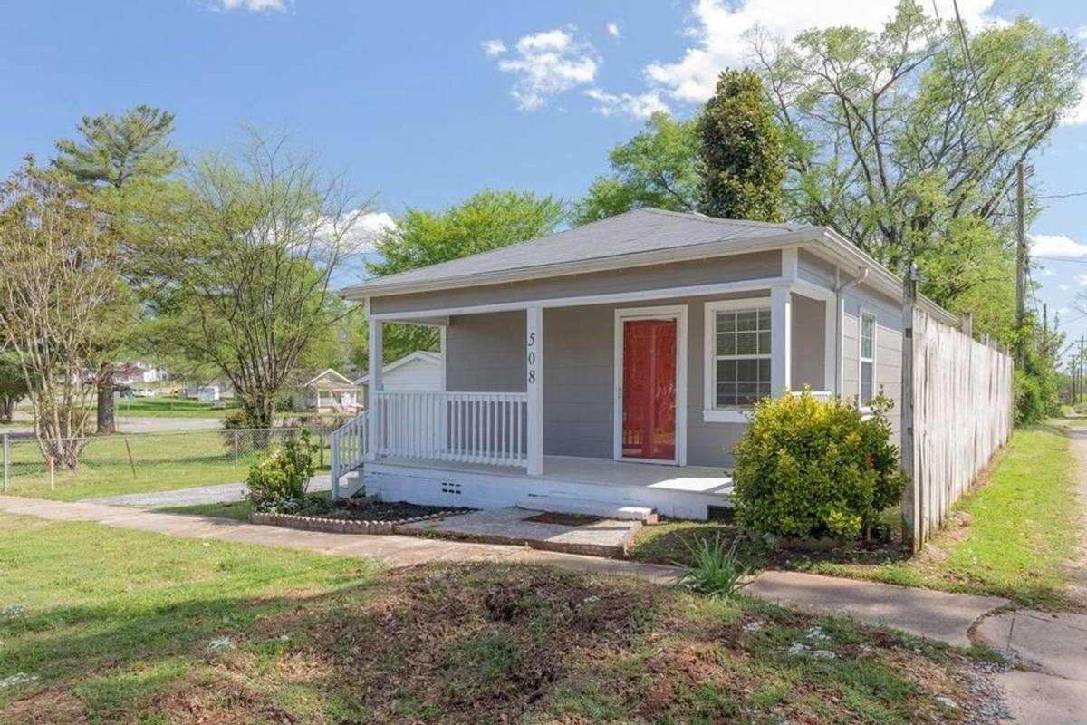 House for rent at 508 E 6th St, Sheffield, AL 35660