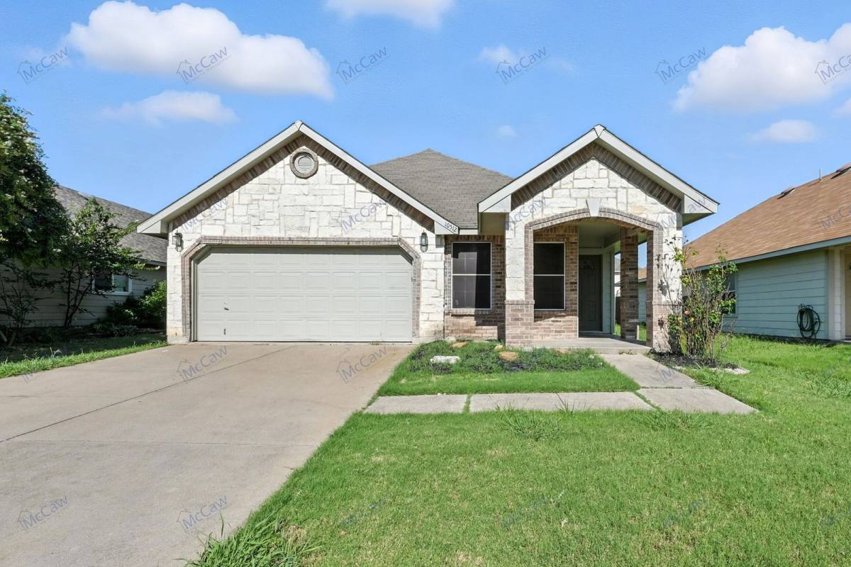 House for rent at 10512 Flagstaff Run, Fort Worth, TX 76140