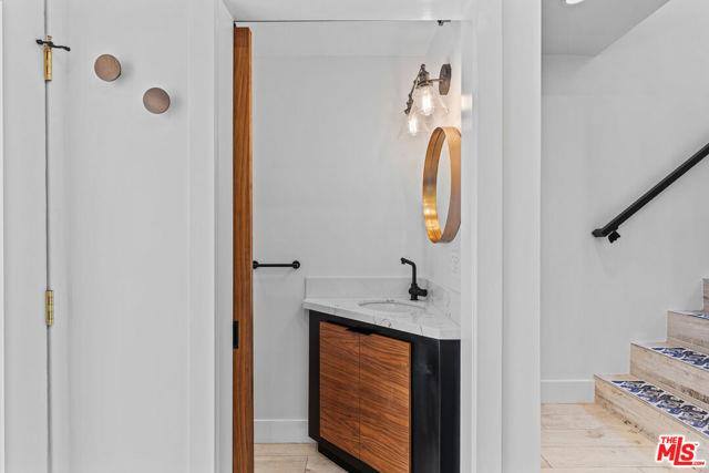 Condo for rent at 2500 Abbot Kinney Blvd #17, Venice, CA 90291