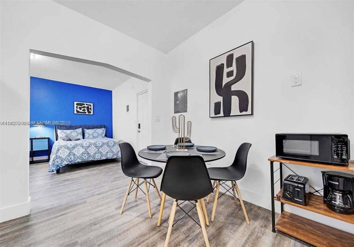 House for rent at 1029 SW 5th St #4, Miami, FL 33130