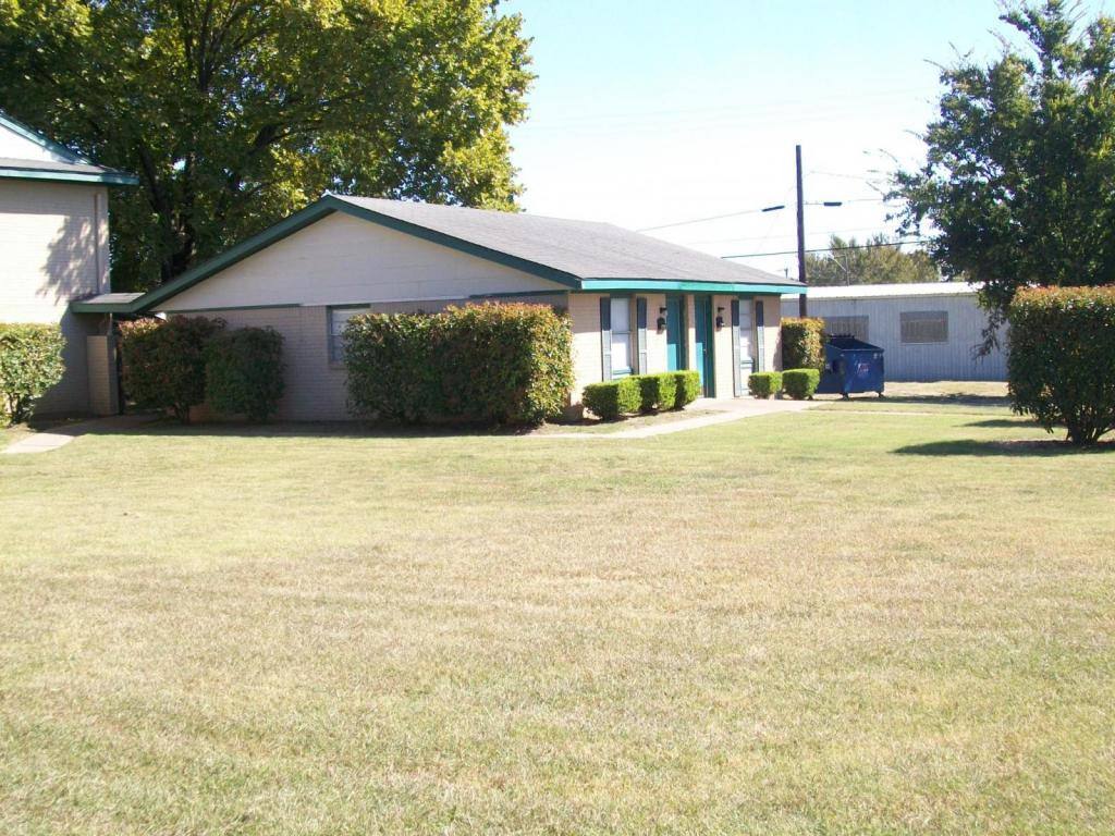 Apartment for rent at 300 E Rusk #9, Mexia, TX 76667