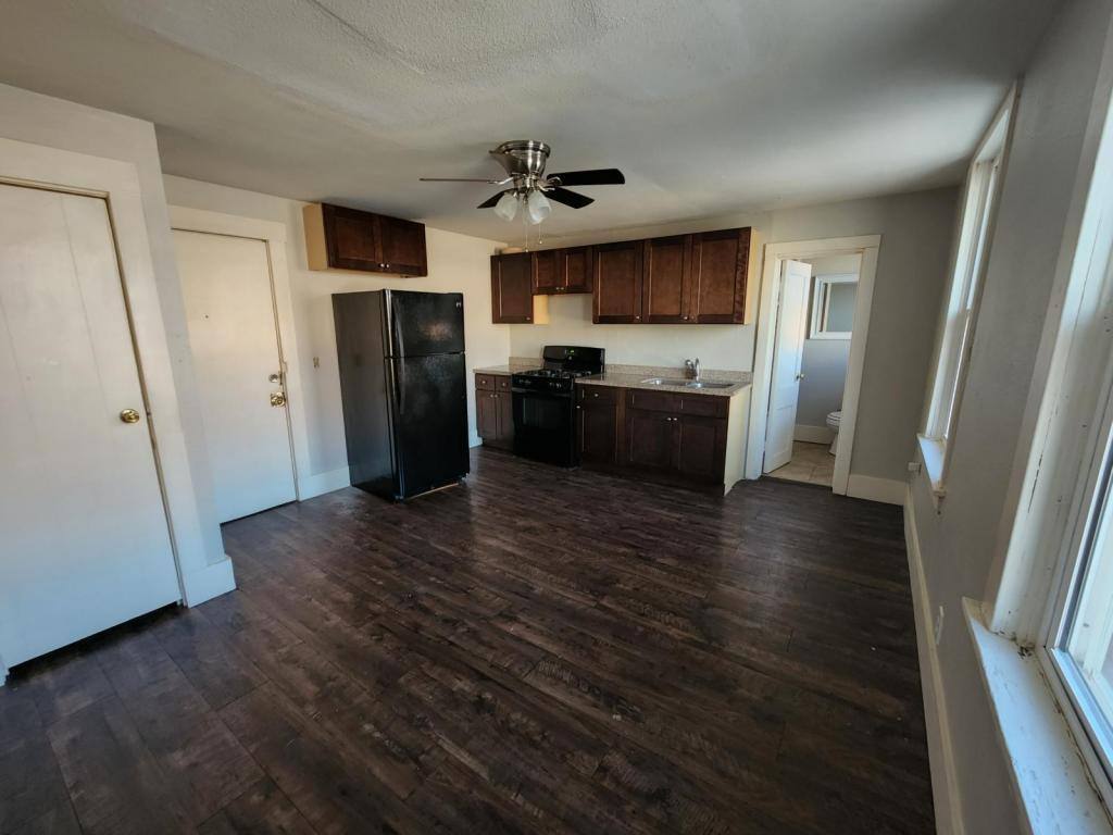 Apartment for rent at 511 E Cherry, Springfield, MO 65806