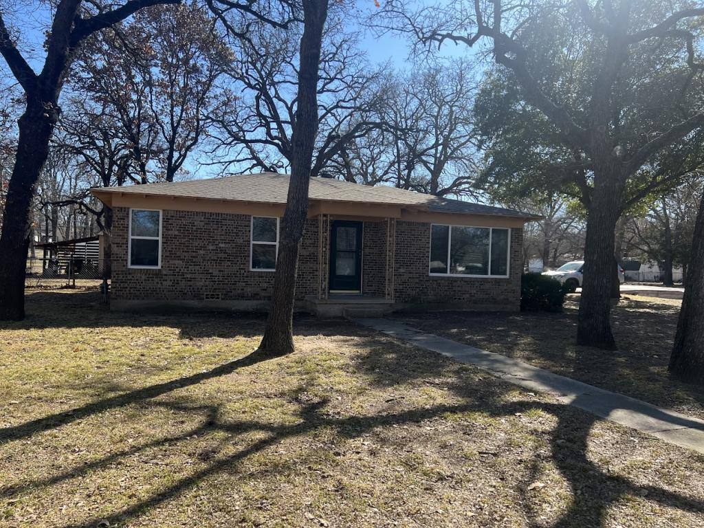 House for rent at 1100 Carpenter, Azle, TX 76020