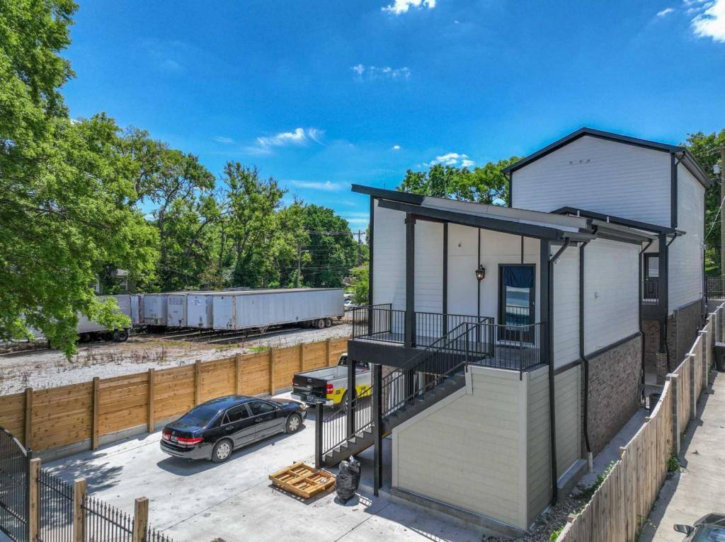 House for rent at 42 N Hill St, Nashville, TN 37210