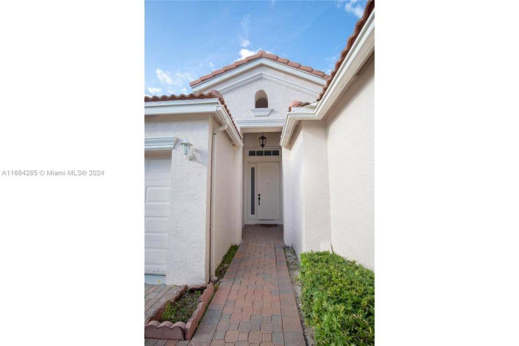 House for rent at 15687 SW 53rd St, Hollywood, FL 33027