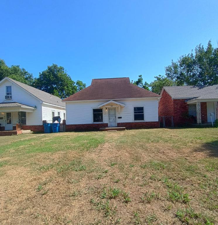 749 E Broadway St, Cushing, OK 74023