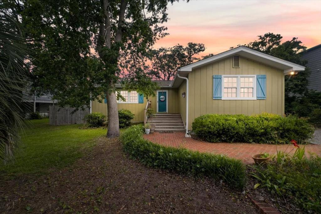 House for rent at 302 McGlamery St, Oak Island, NC 28465