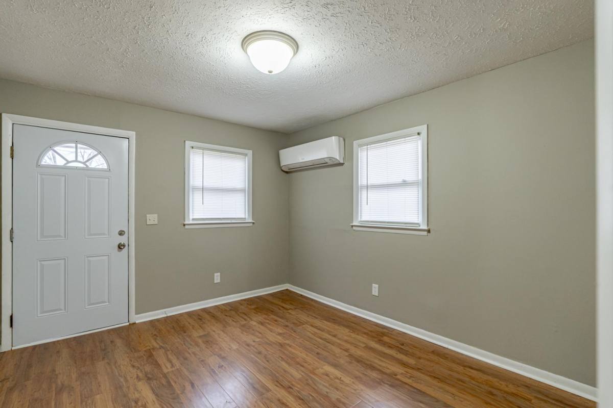 Apartment for rent at 421 N Woodland Dr #1, Radcliff, KY 40160