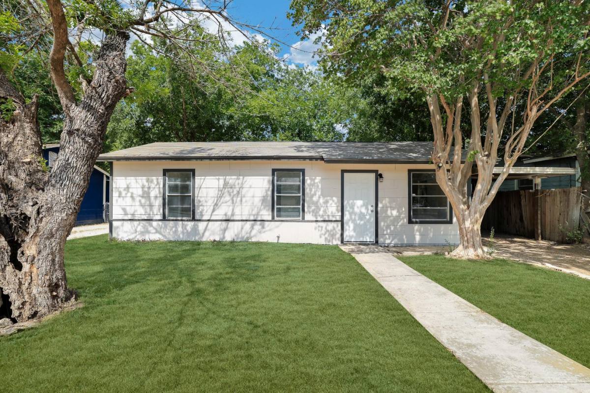 House for rent at 507 Pecan Valley Dr, San Antonio, TX 78220