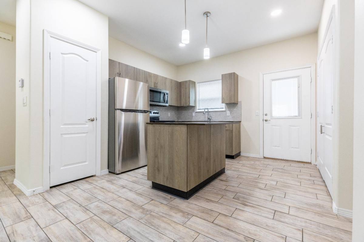 Apartment for rent at 1609 W Greenwhich St #1, Edinburg, TX 78541