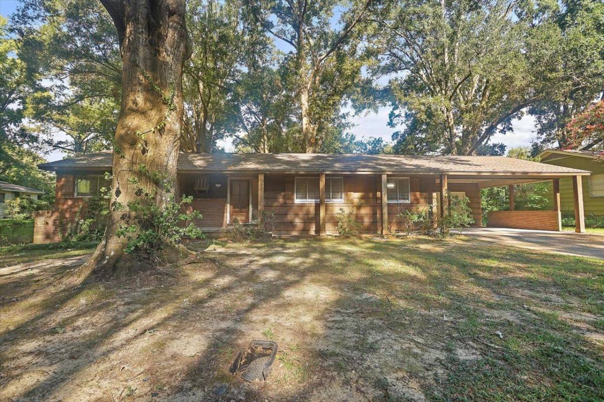 House for rent at 111 Chiswick Circle, Jackson, MS 39211