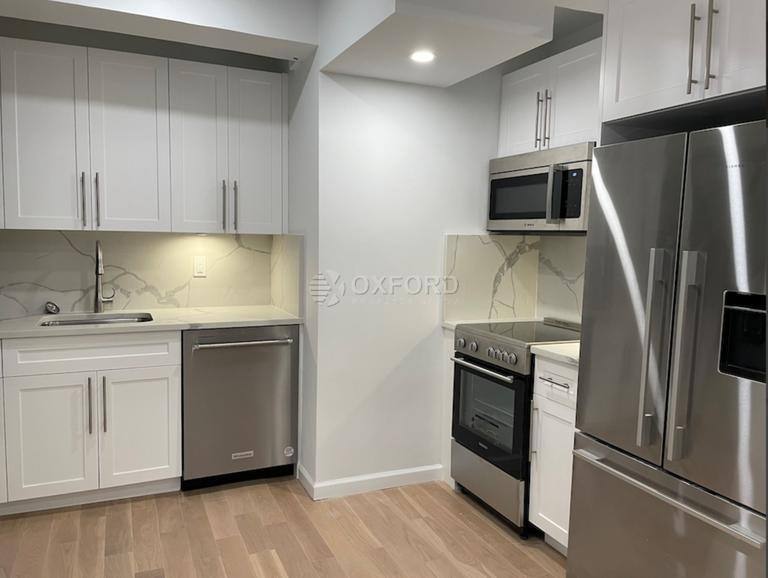 Apartment for rent at 160 E 48th St #2Q, New York, NY 10017