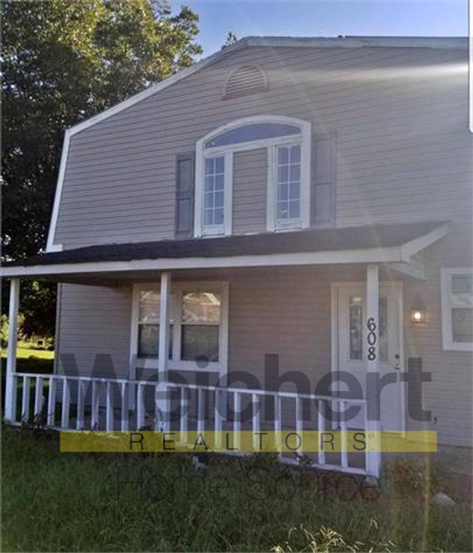 House for rent at 608 N 9th St, Marmaduke, AR 72443