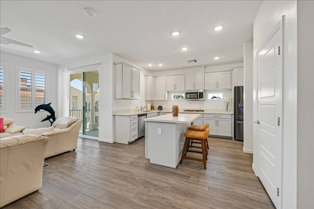 Condo for rent at 2555 Hampton Rd, Henderson, NV 89052