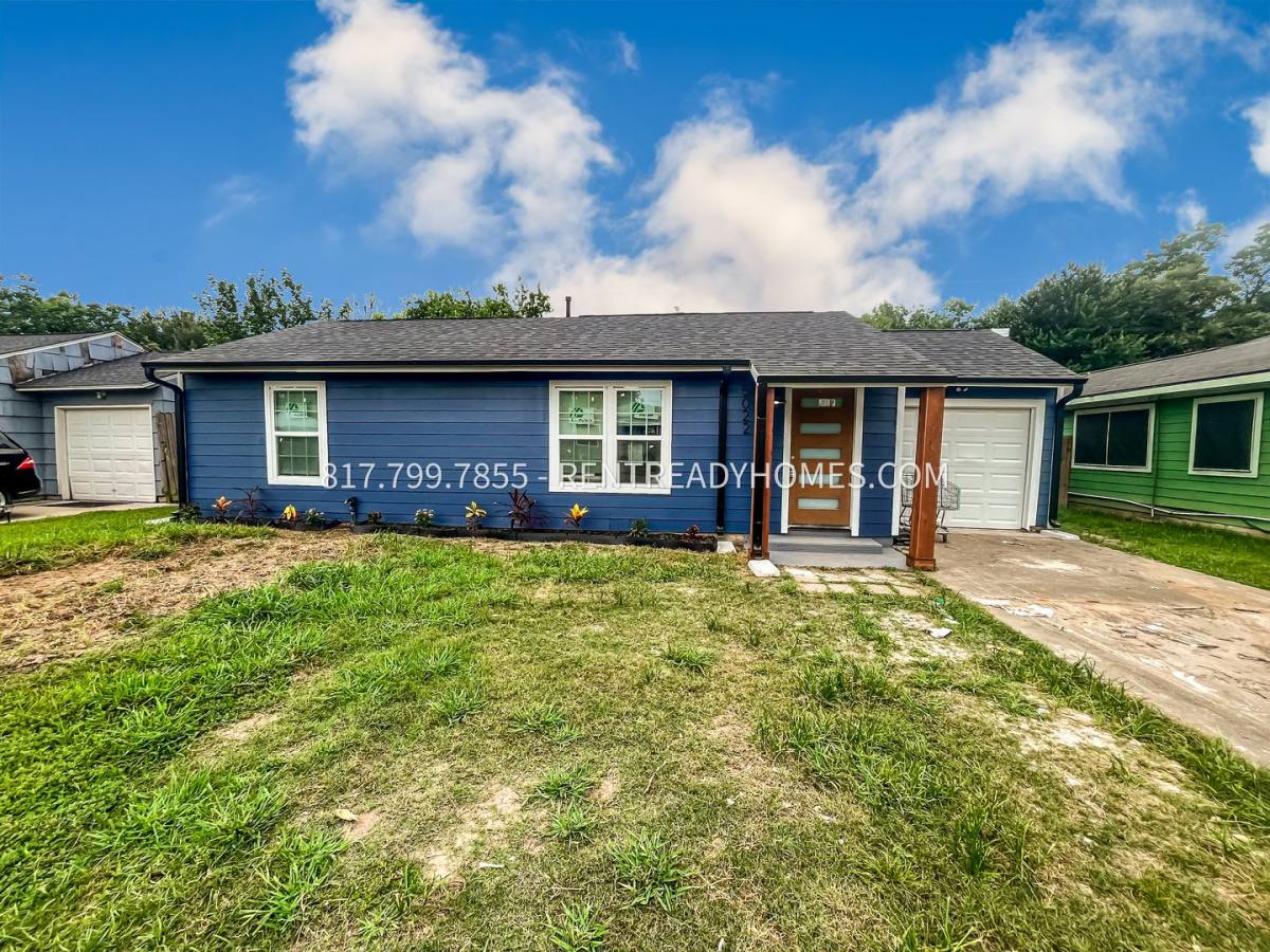 House for rent at 5022 Hull St, Houston, TX 77021