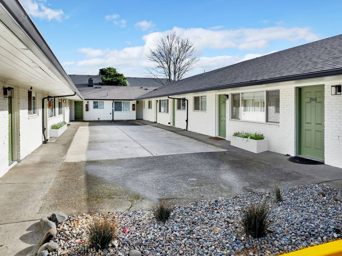Apartment for rent at 1904-1924 SE 80th Ave, Portland, OR 97215
