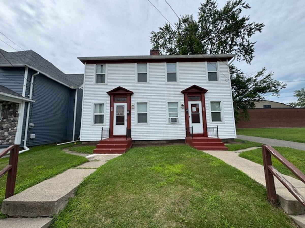 Apartment for rent at 223-225 W Trail St, Jackson, MI 49201