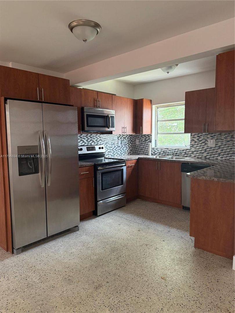 House for rent at 6473 SW 25th St, Miami, FL 33155