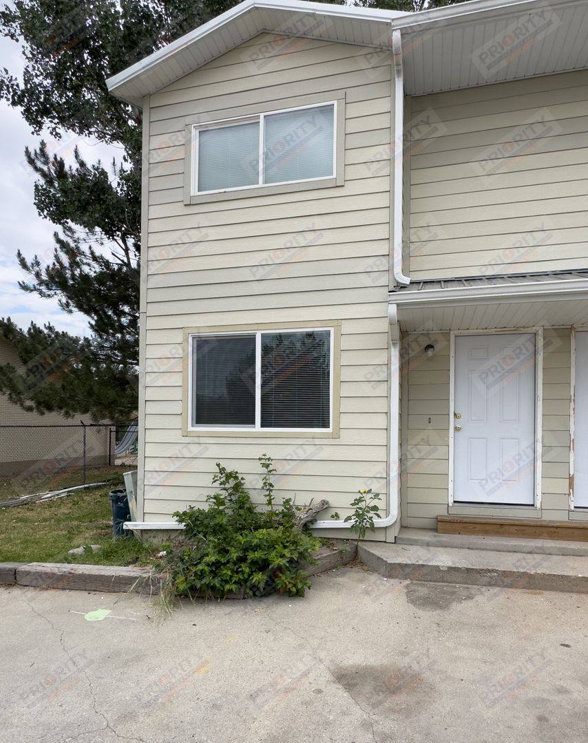 Apartment for rent at 1409 E 12th St, Gillette, WY 82716