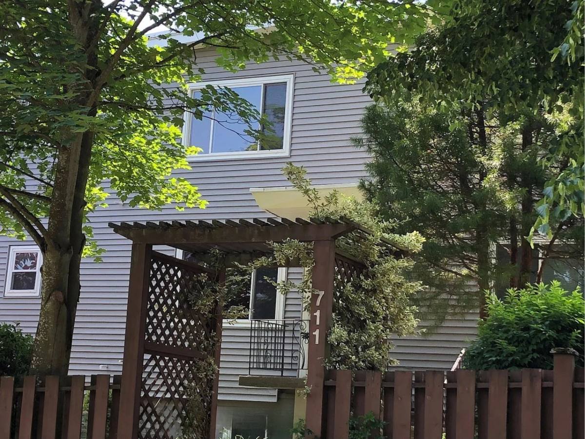 Apartment for rent at 711 21st Ave, Seattle, WA 98122