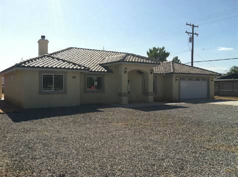 House for rent at 13509 Algonquin Rd, Apple Valley, CA 92308