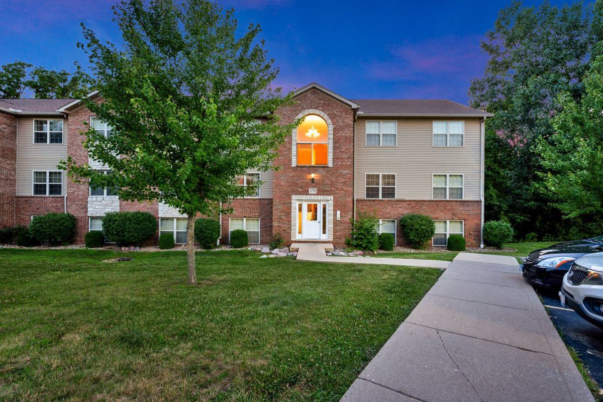 Apartment for rent at 2720 W Willowlake Dr #11, Peoria, IL 61614