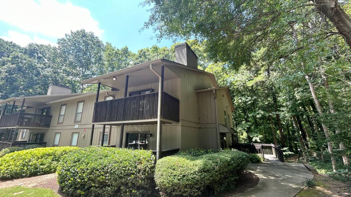 Condo for rent at 1707 Cumberland Court SE, Smyrna, GA 30080