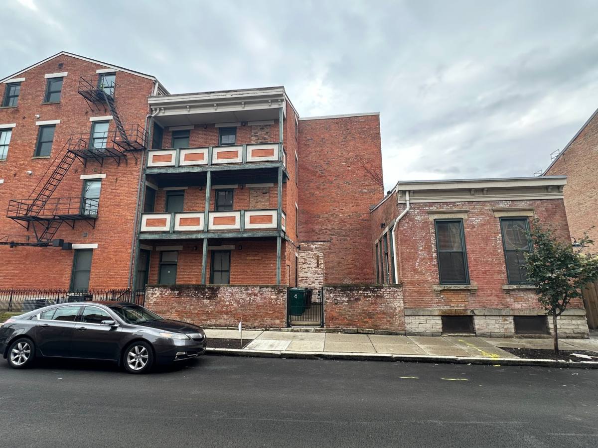 Apartment for rent at 1435 Walnut St, Cincinnati, OH 45202