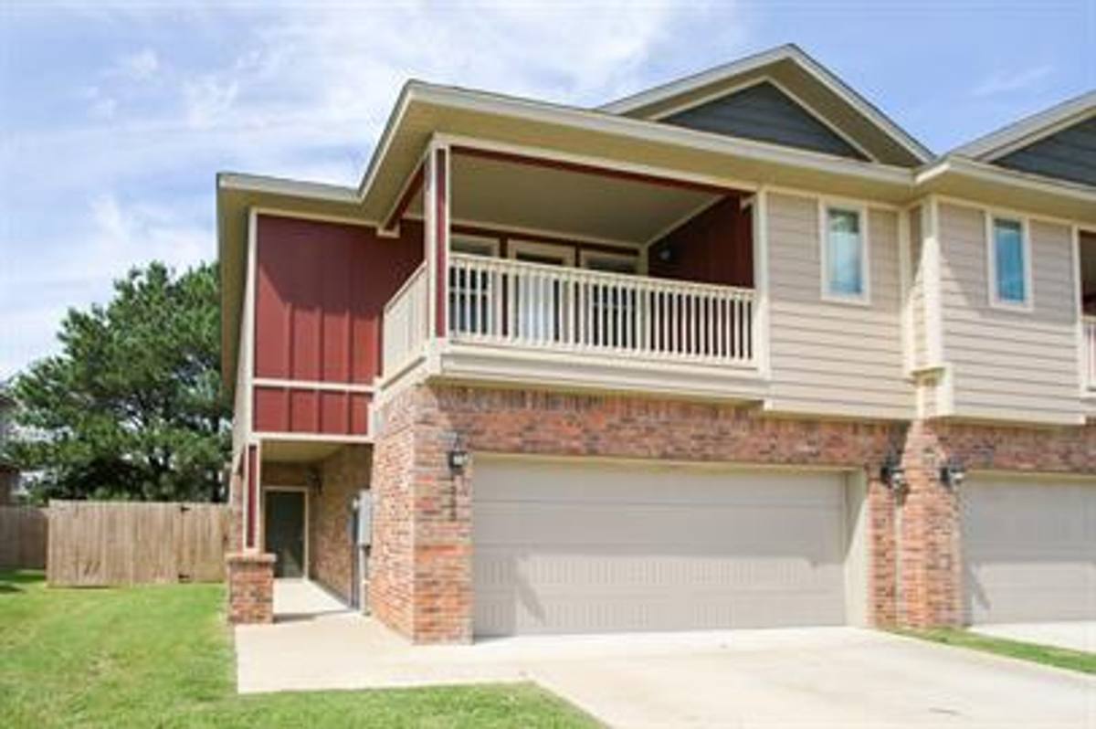 Townhouse for rent at 1225 N Sicily Lane, Fayetteville, AR 72704