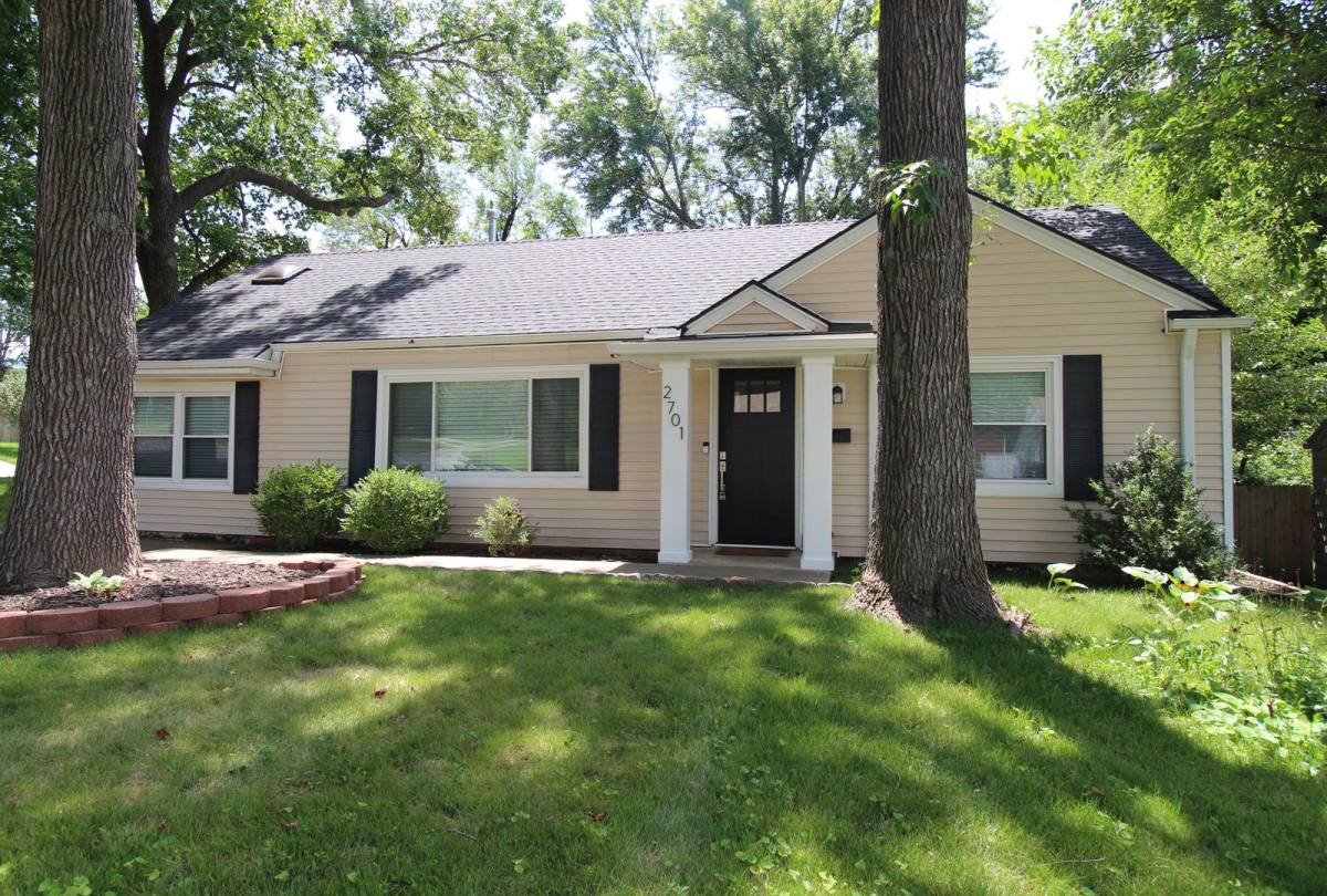 House for rent at 2701 W 75th Place, Prairie Village, KS 66208